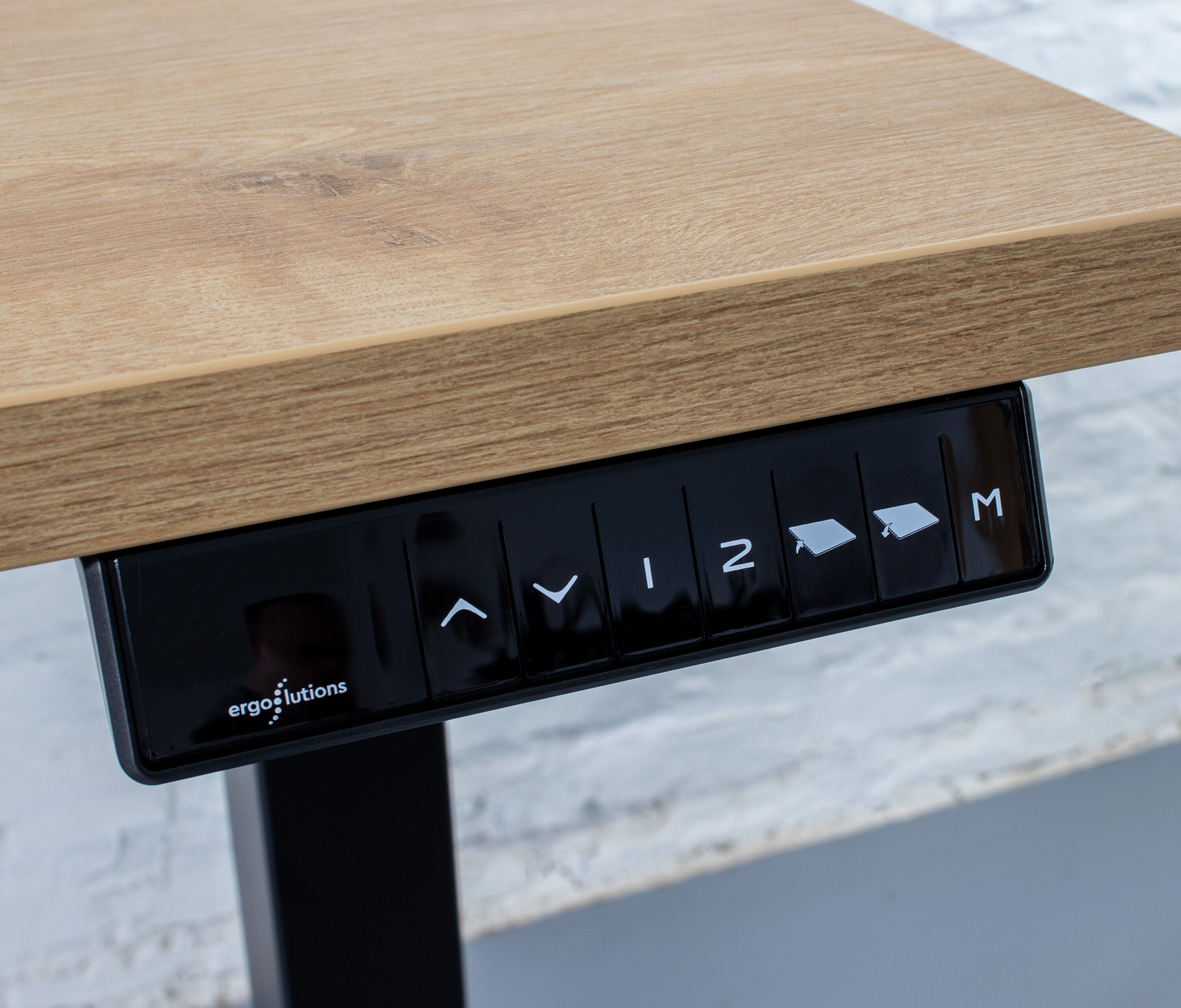 PRIMUS Studio Schwarz Eiche 1400 x 800