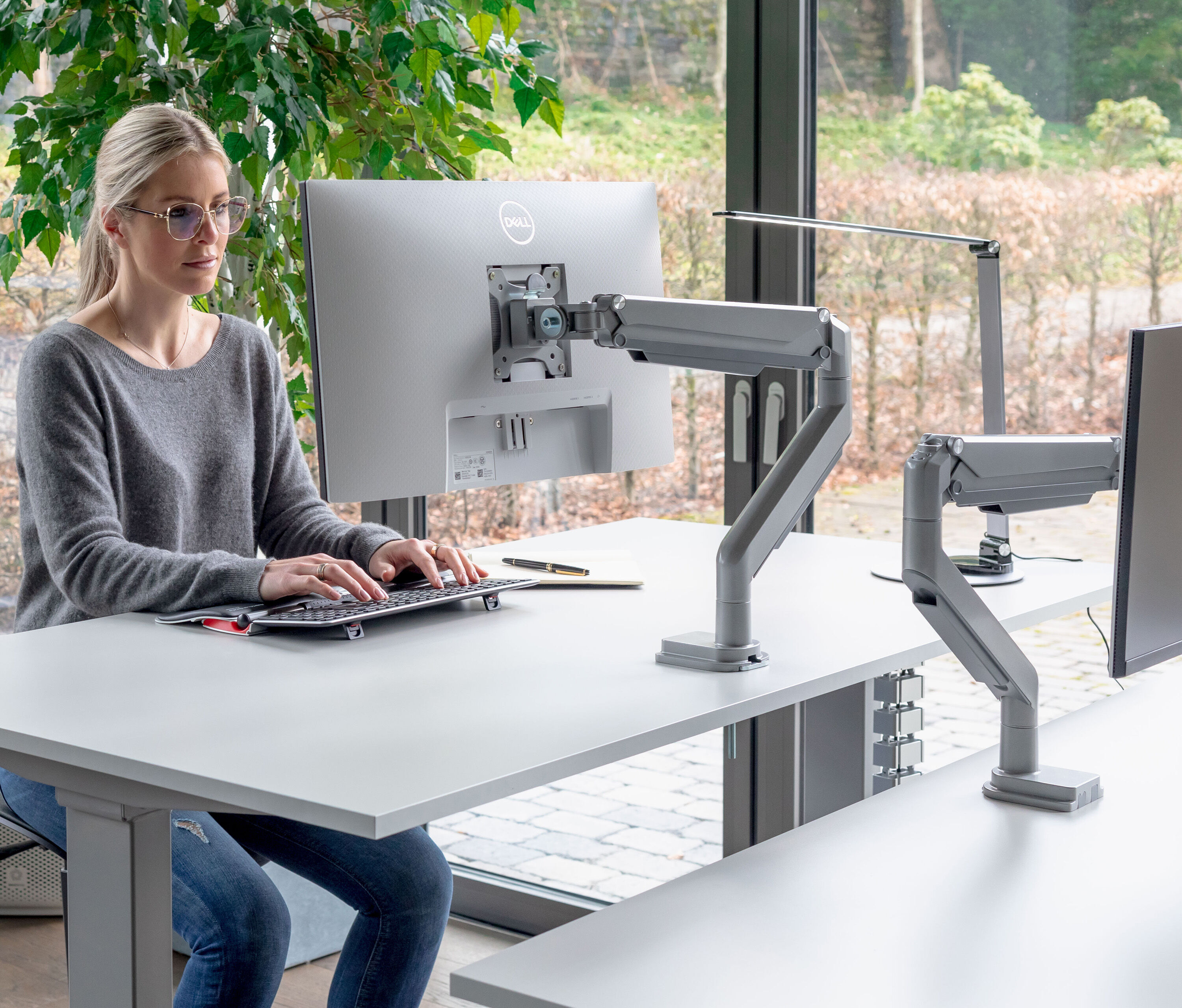 Single Gasdruck Monitorarm - silber