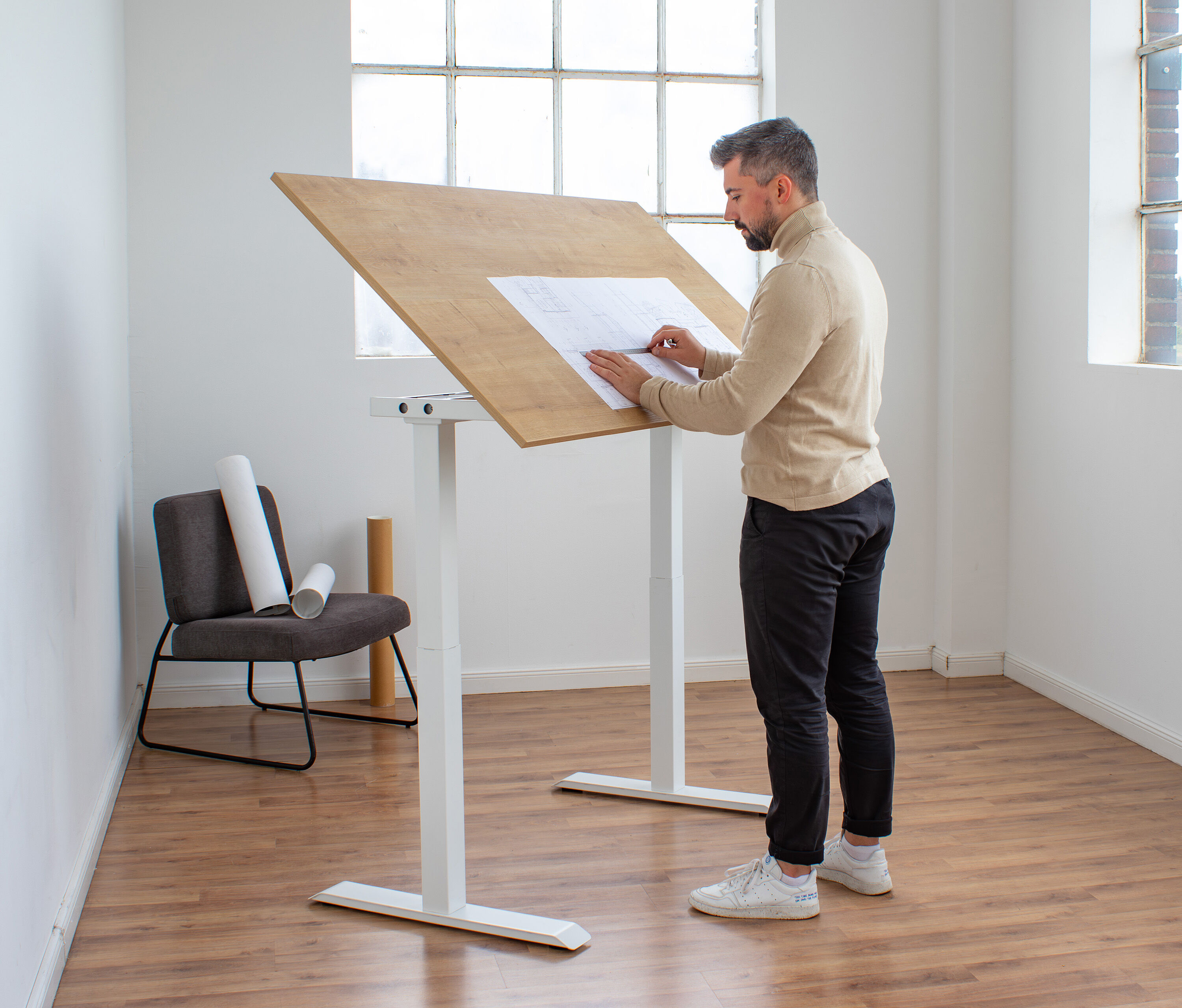 PRIMUS Studio Schwarz Eiche 1400 x 800