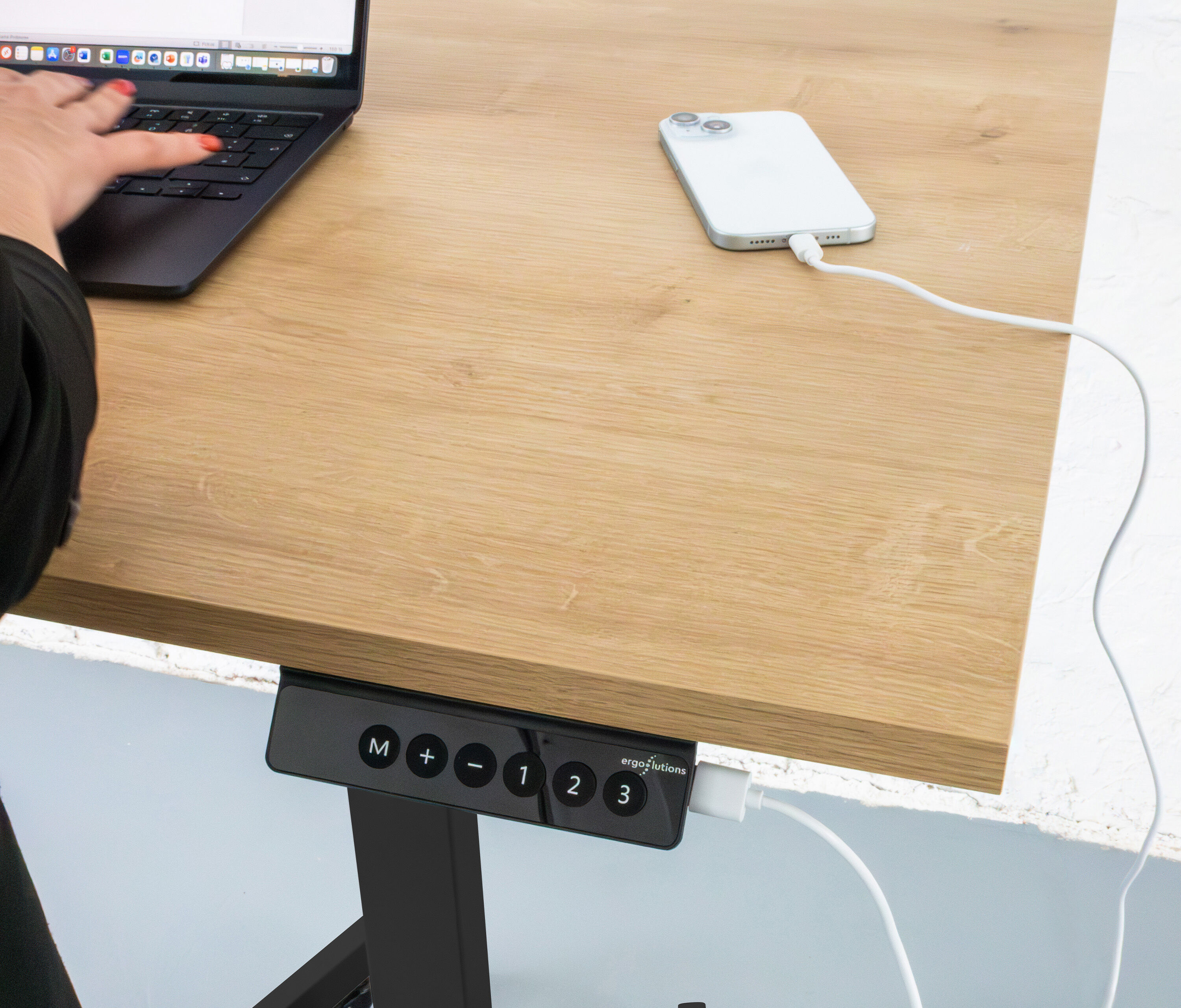 FOKUS Single Schreibtisch Schwarz Nussbaum 60x60