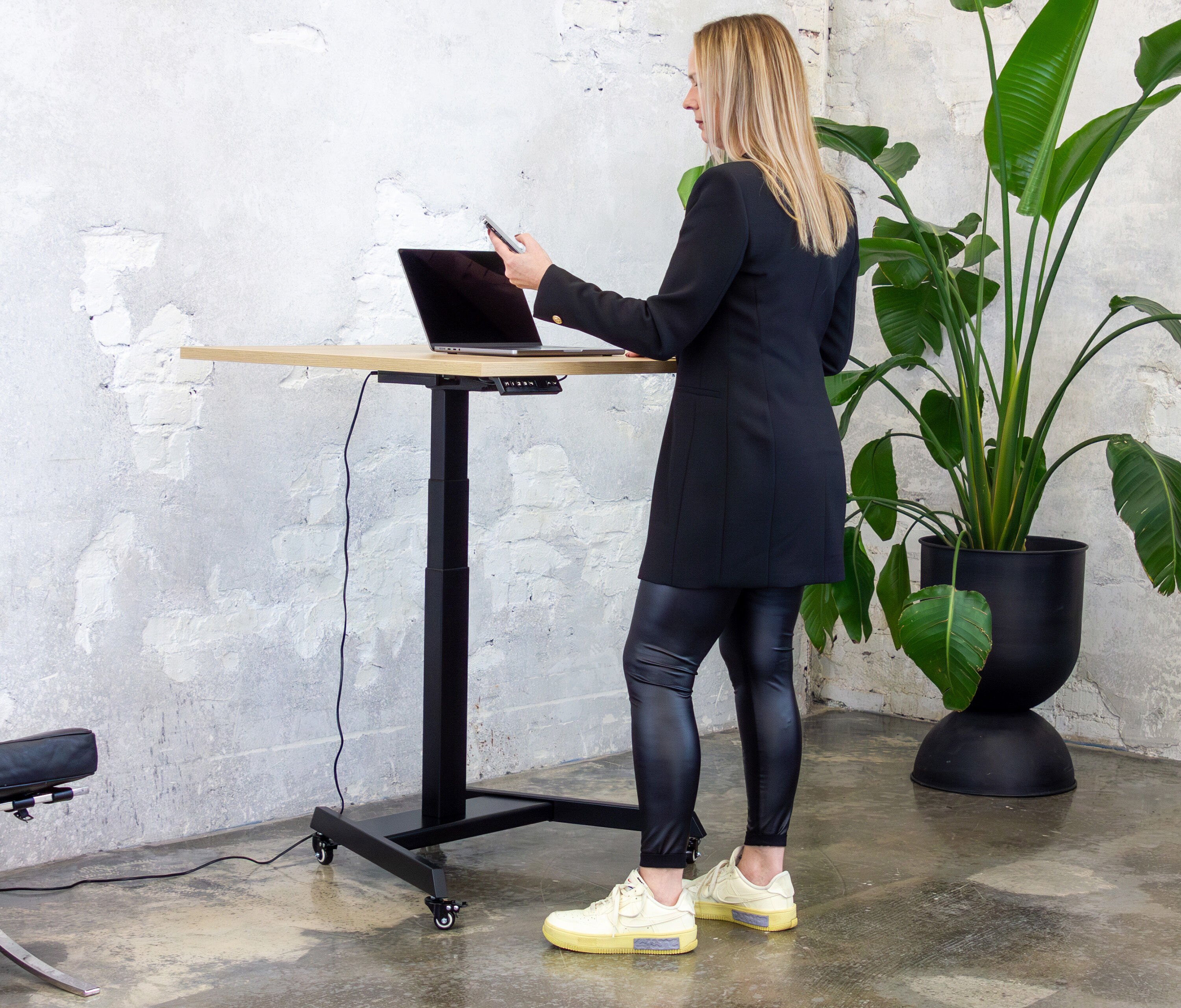 FOKUS Single Schreibtisch, Schwarz Nussbaum 80x60