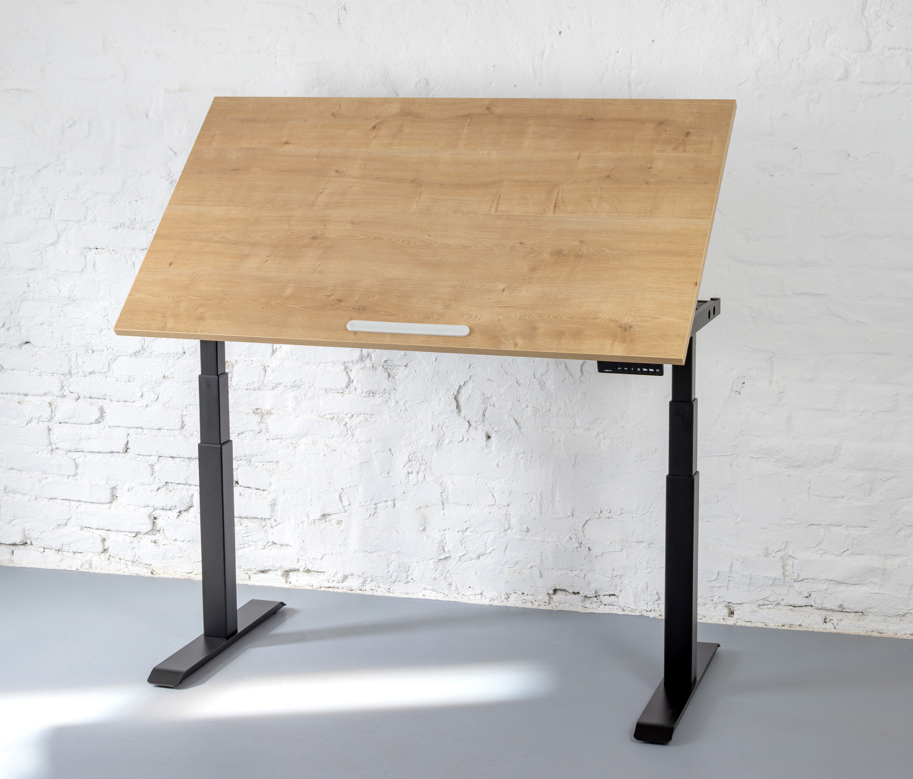 PRIMUS Studio Schwarz Eiche 1400 x 800