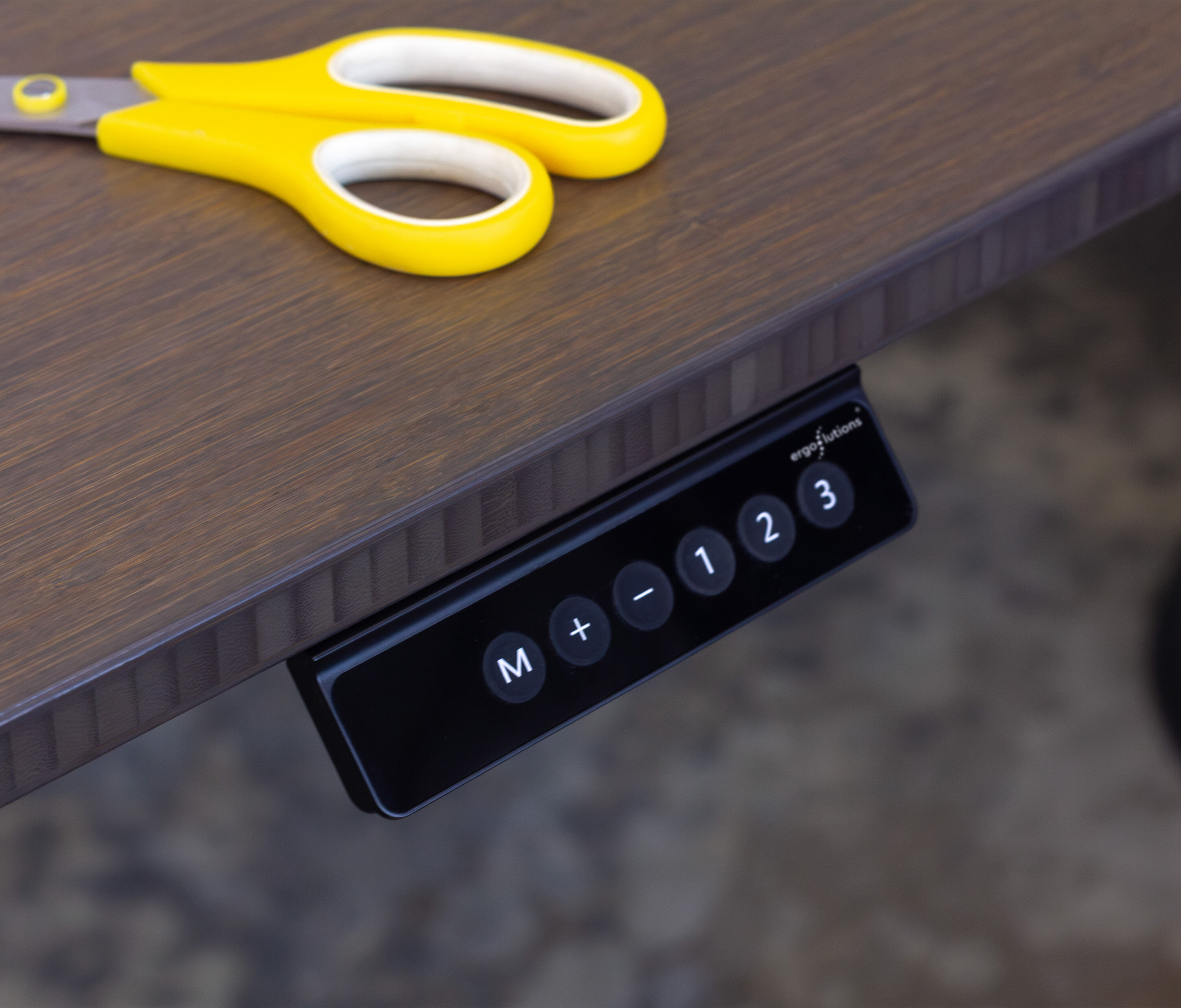 FOKUS Gestell Schwarz, Tischplatte 1200 x 700 x 19 mm Eiche